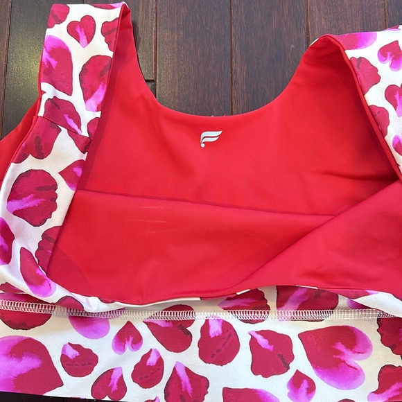Fabletics Harlow Reversible Medium Impact Red Rose Petal Sports Bra - Picture 6 of 6